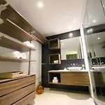 Apartment Near The Beach, Rooftop, Pool, Sea View.