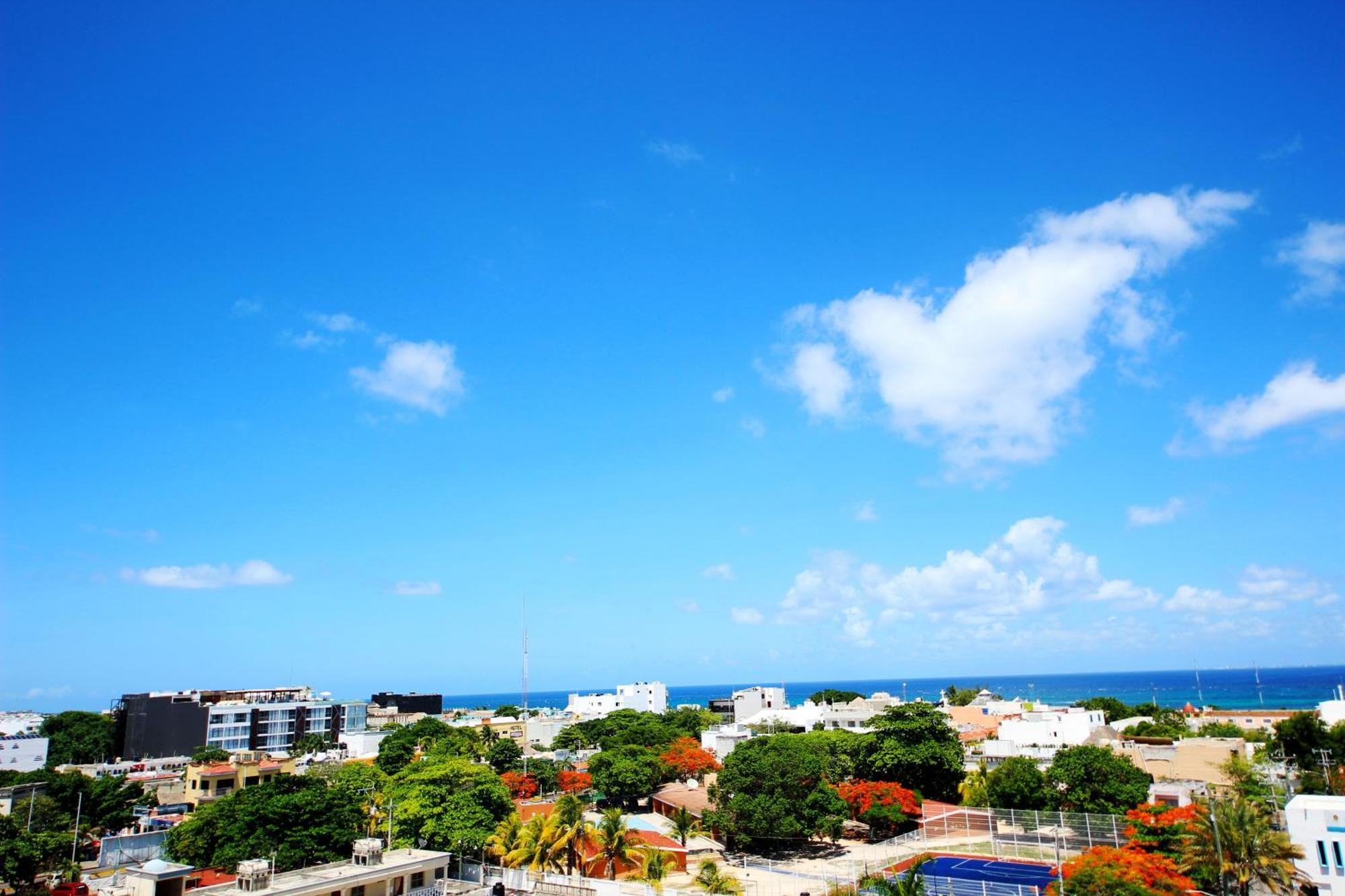 Near The Beach, Rooftop, Pool, Sea View. Apartamento Playa del Carmen