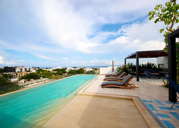 Apartment Near The Beach, Rooftop, Pool, Sea View.
